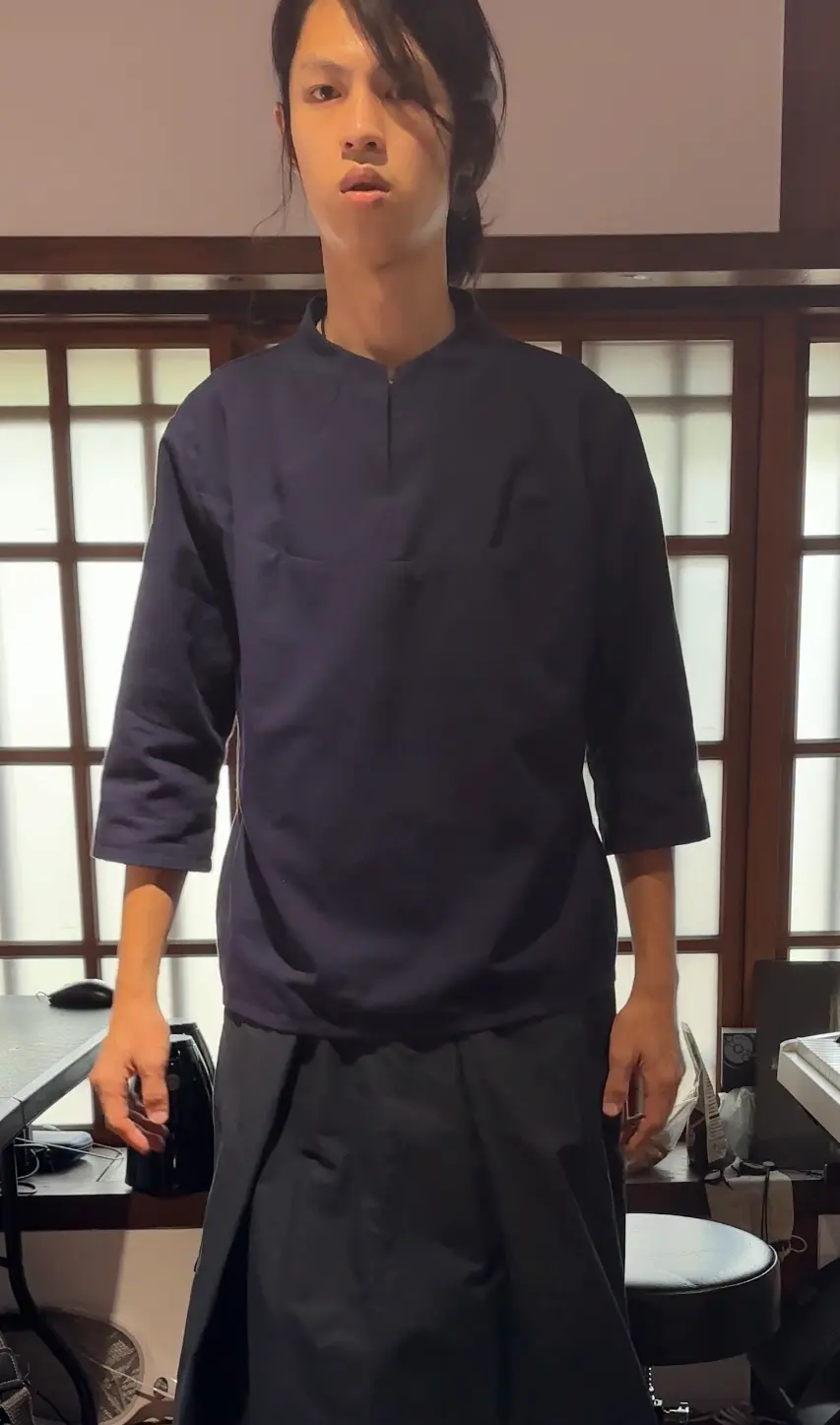 連身立領茶服正面